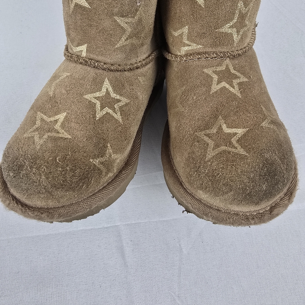 Ugg Brown Star Patterned Toddler Boots Sz 8T - Picture 9 of 9